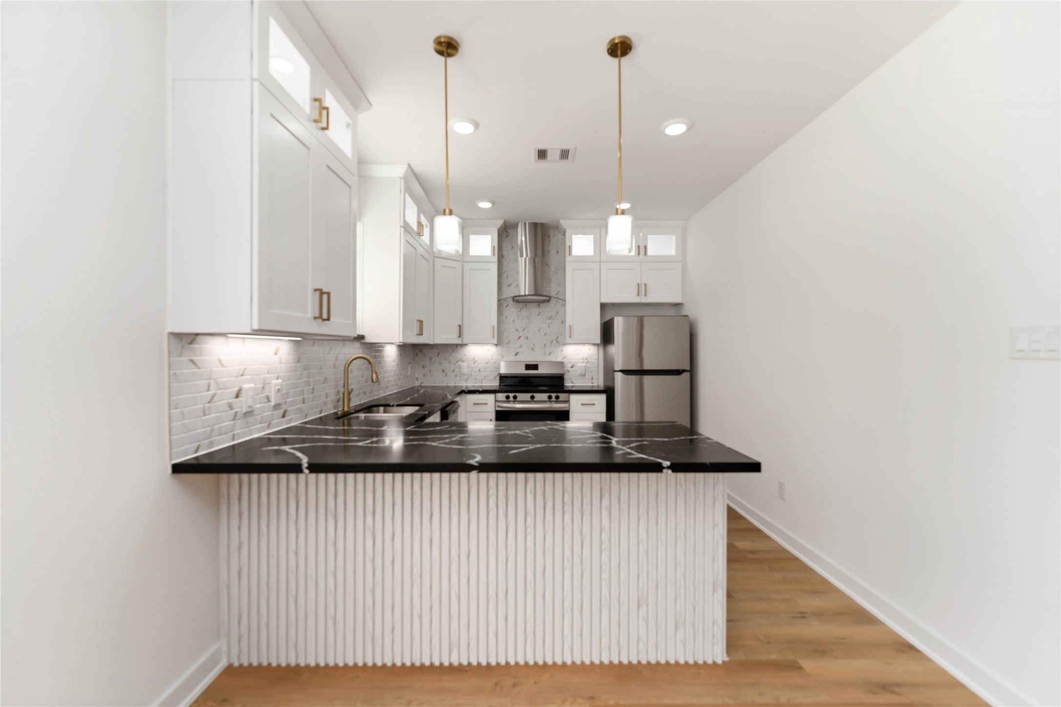 7809 Queen Street A/b Property Photo 10