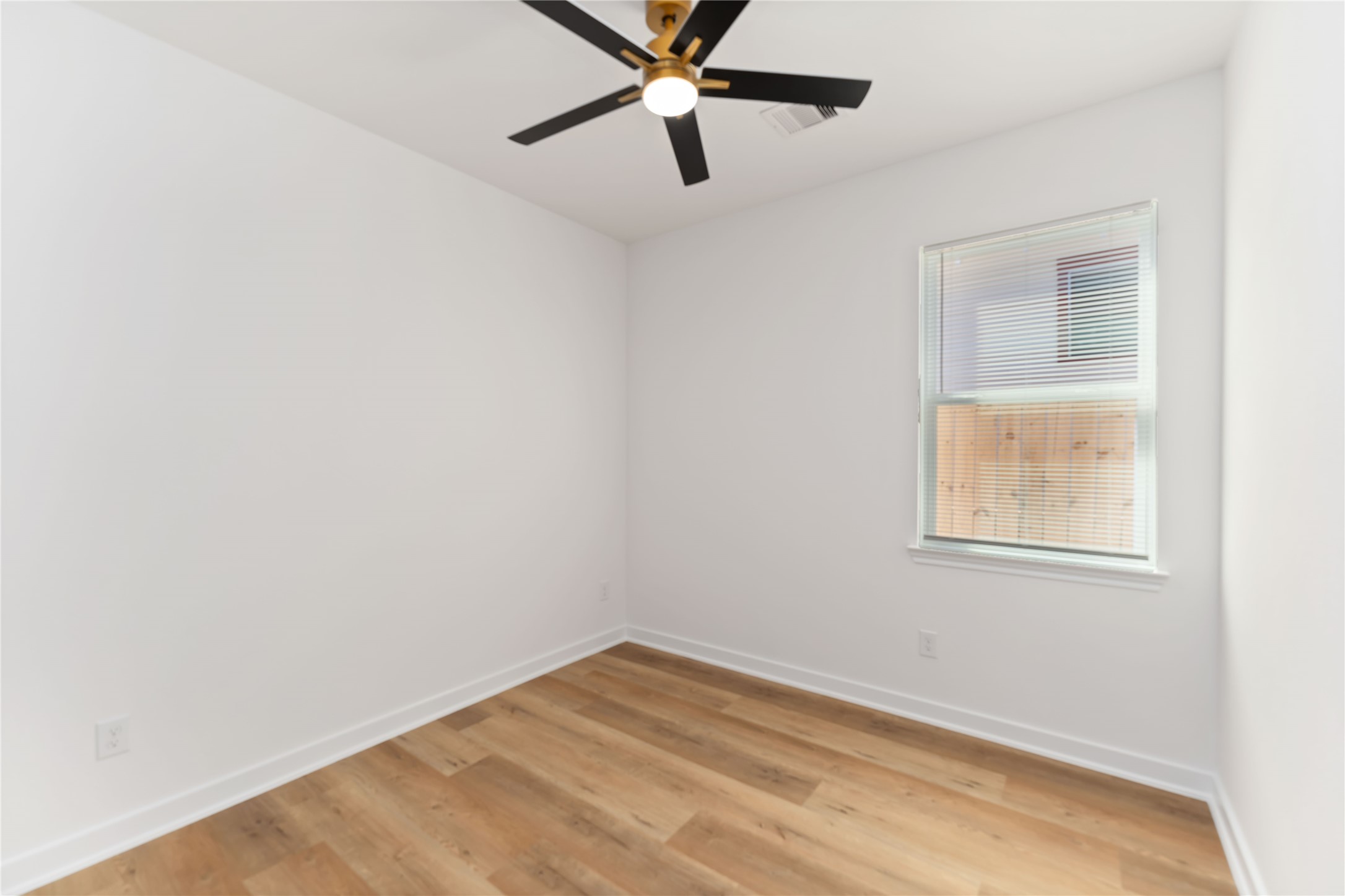 7809 Queen Street A/b Property Photo 12