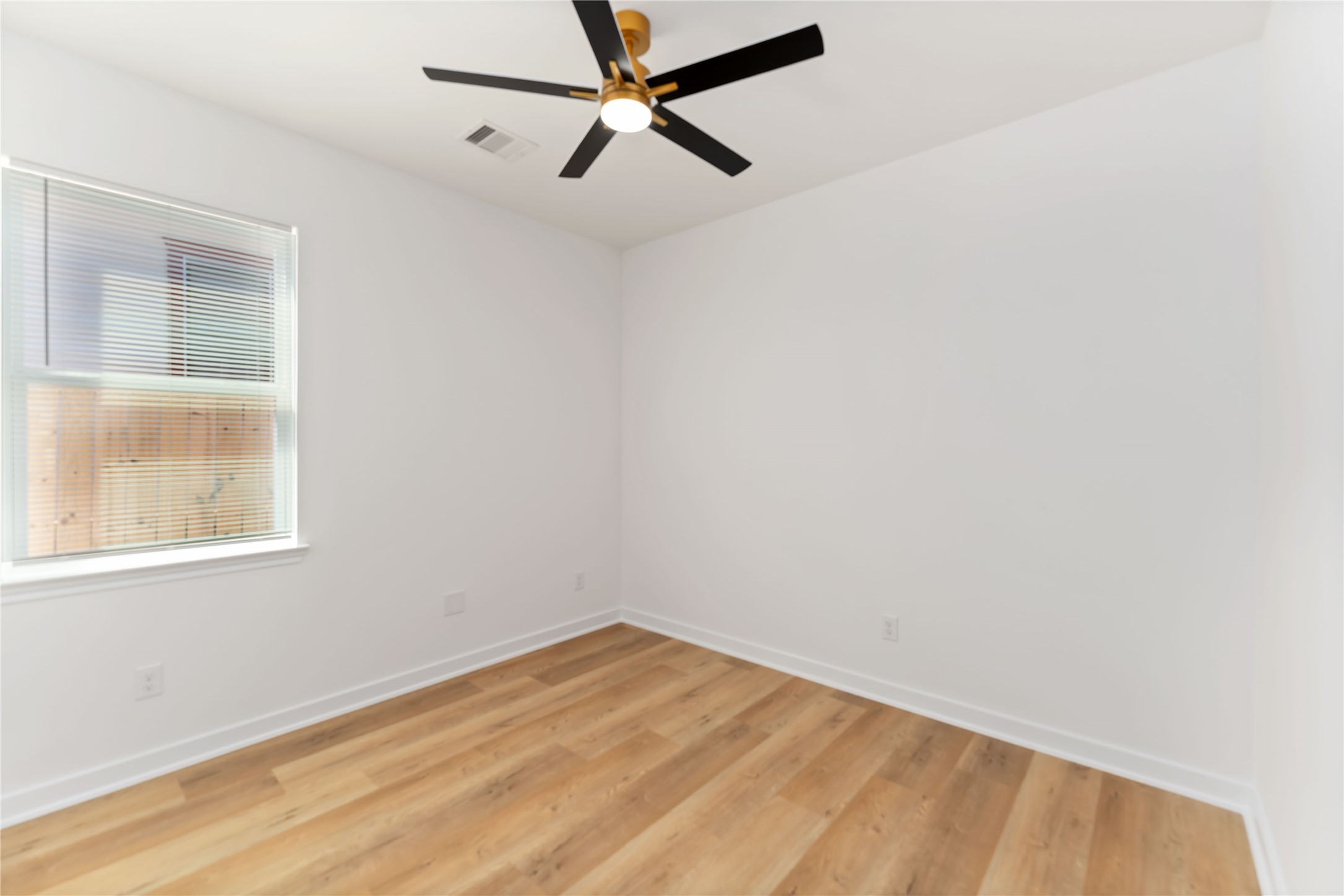 7809 Queen Street A/b Property Photo 14