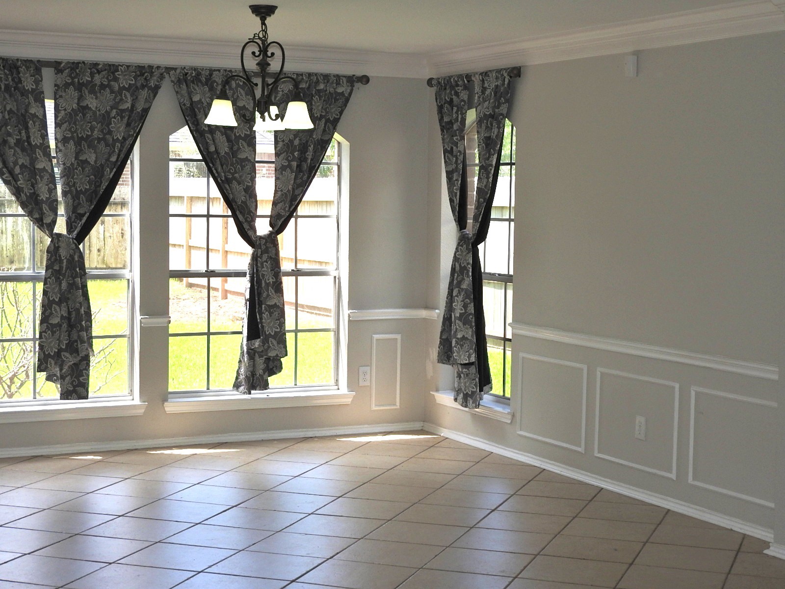 4427 Wavertree Drive Property Photo 4