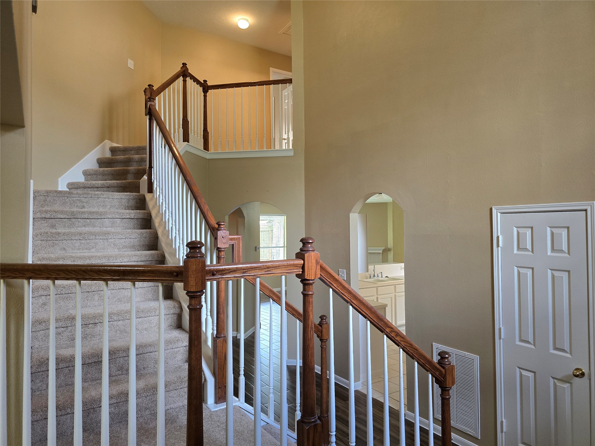 1820 Branch Hill Drive Property Photo 6