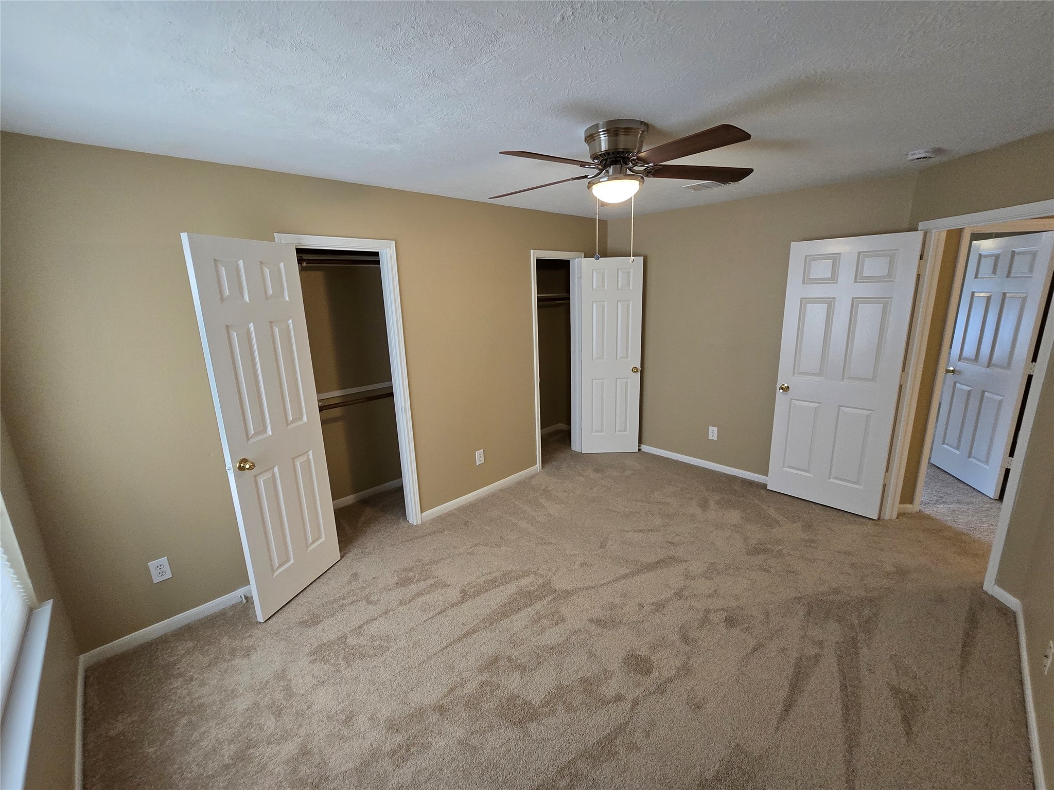 1820 Branch Hill Drive Property Photo 32