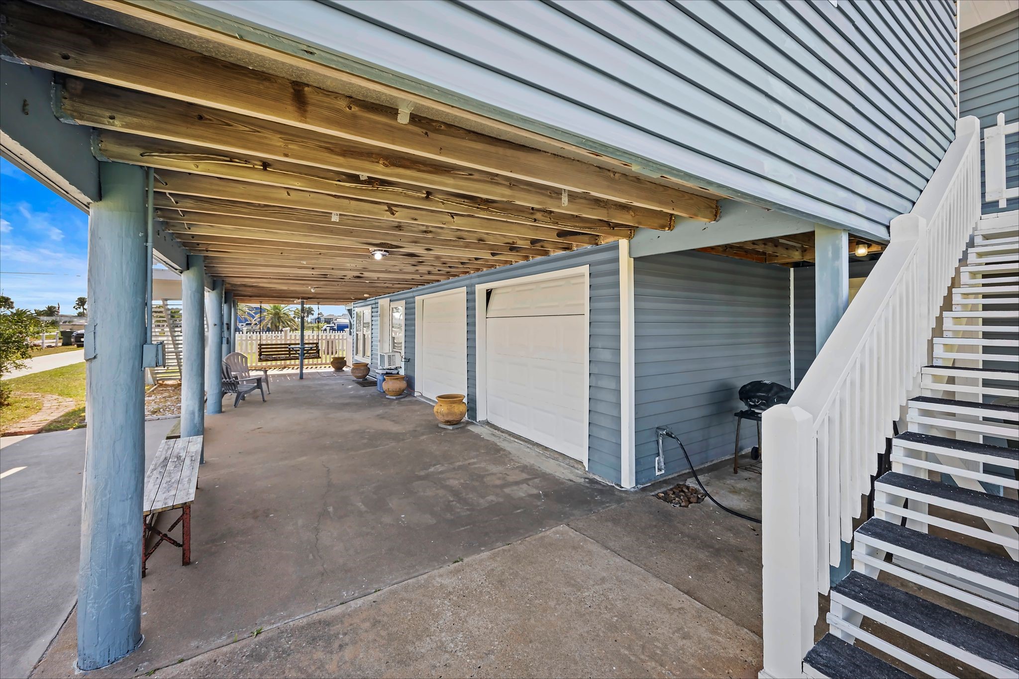 4023 1st Street Property Photo 4