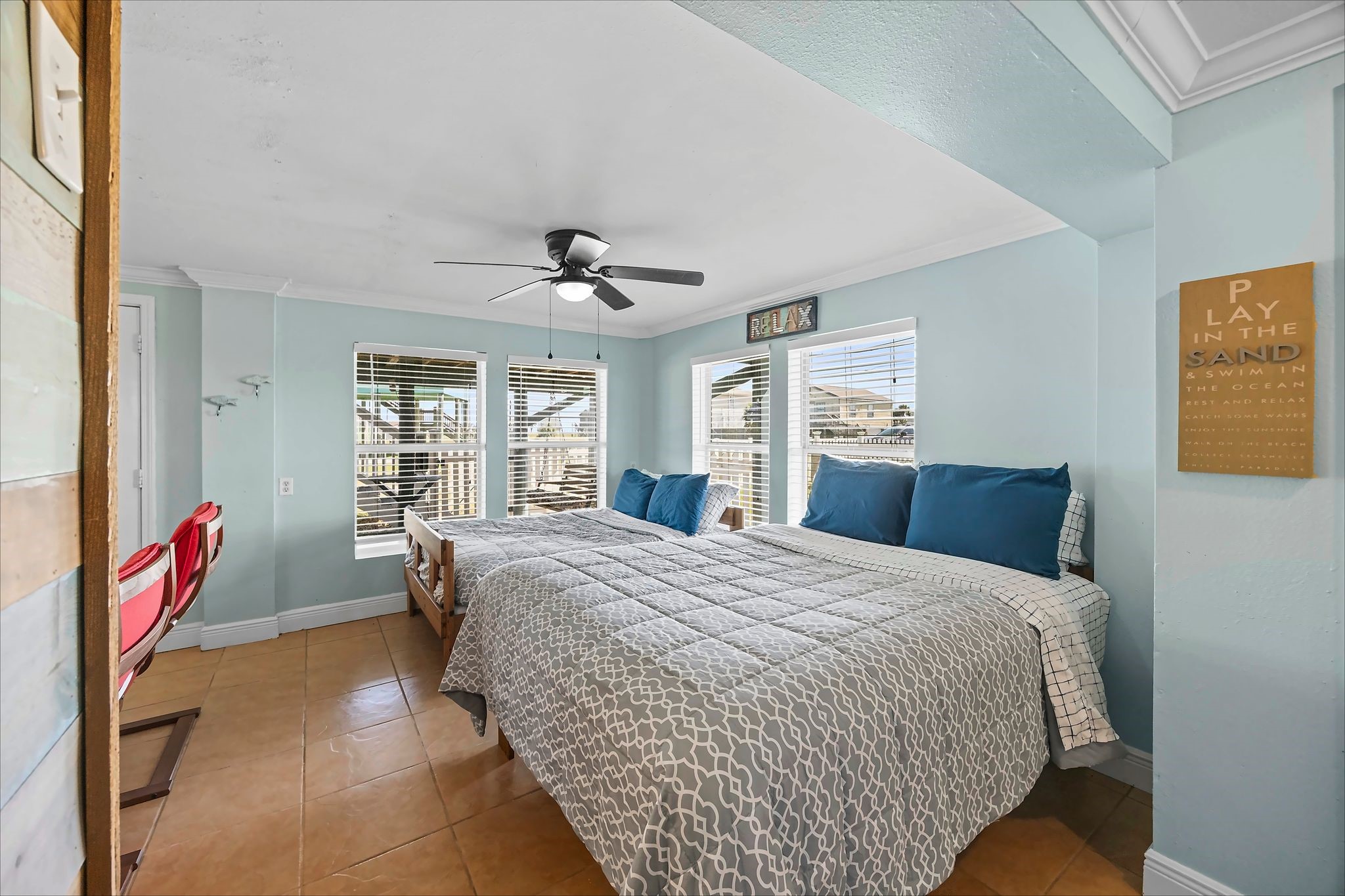 4023 1st Street Property Photo 12