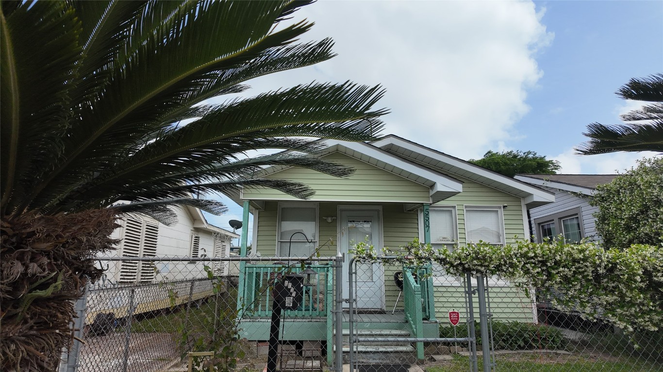 5507 Avenue P Property Photo 1