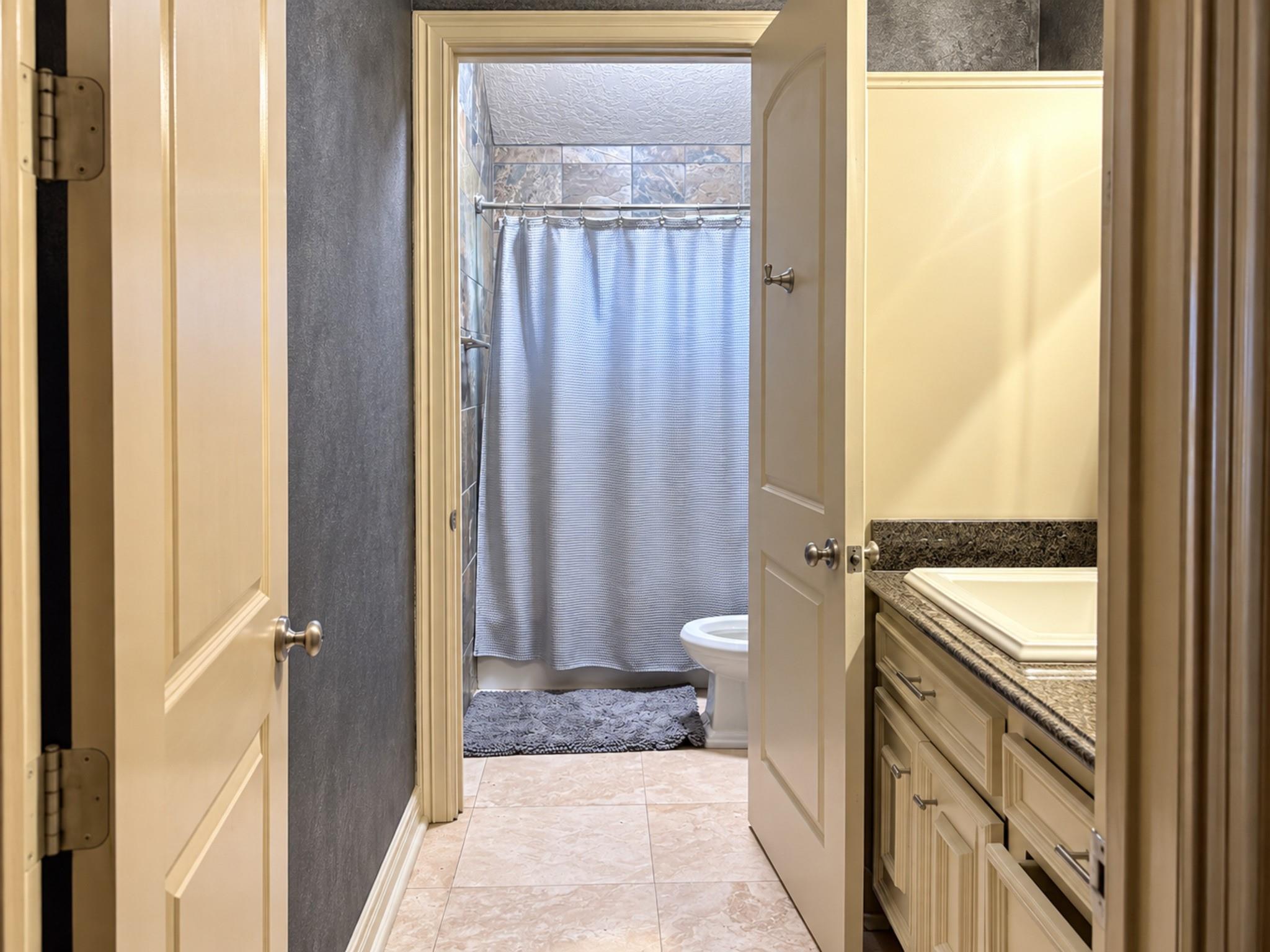17403 Roberts Road Property Photo 5
