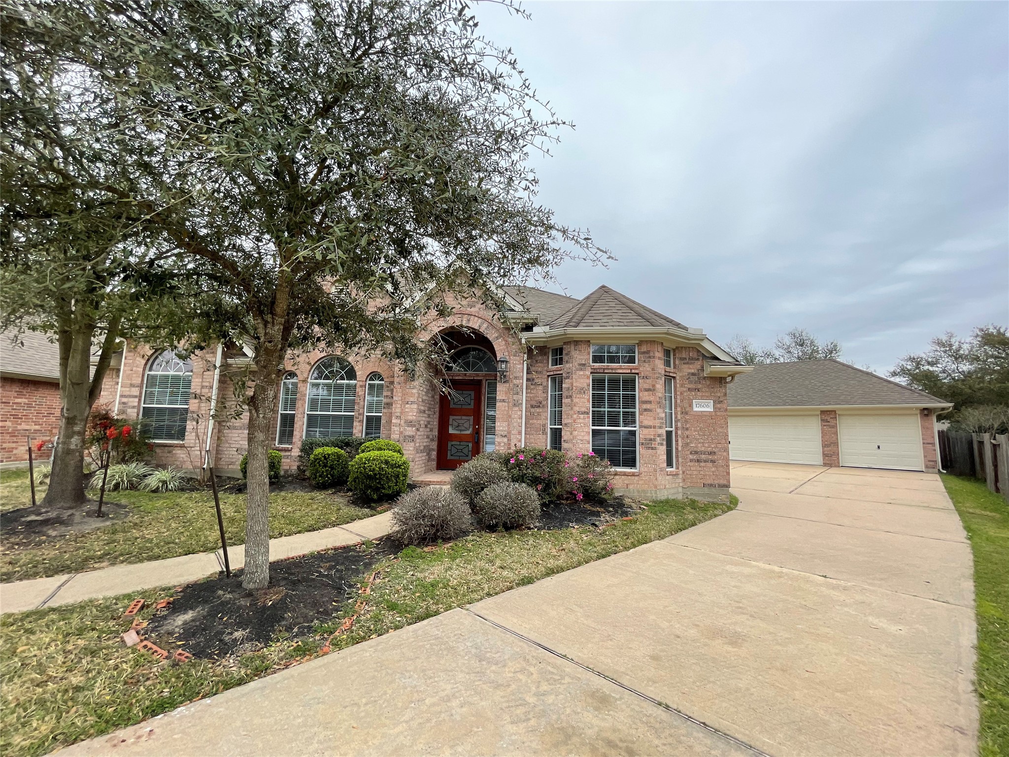 17606 Mossy Brook Court Property Photo 2