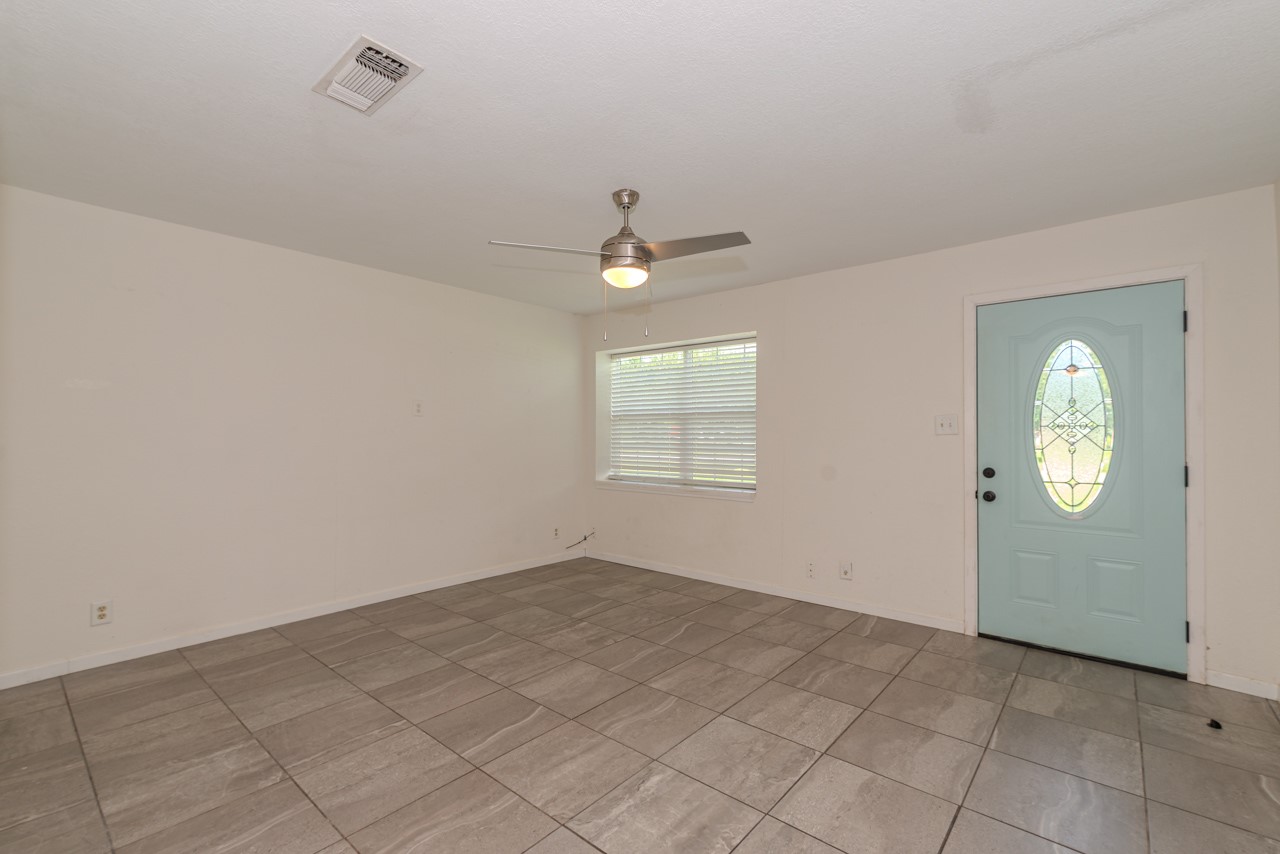 135 W Barkley Street Property Photo 7