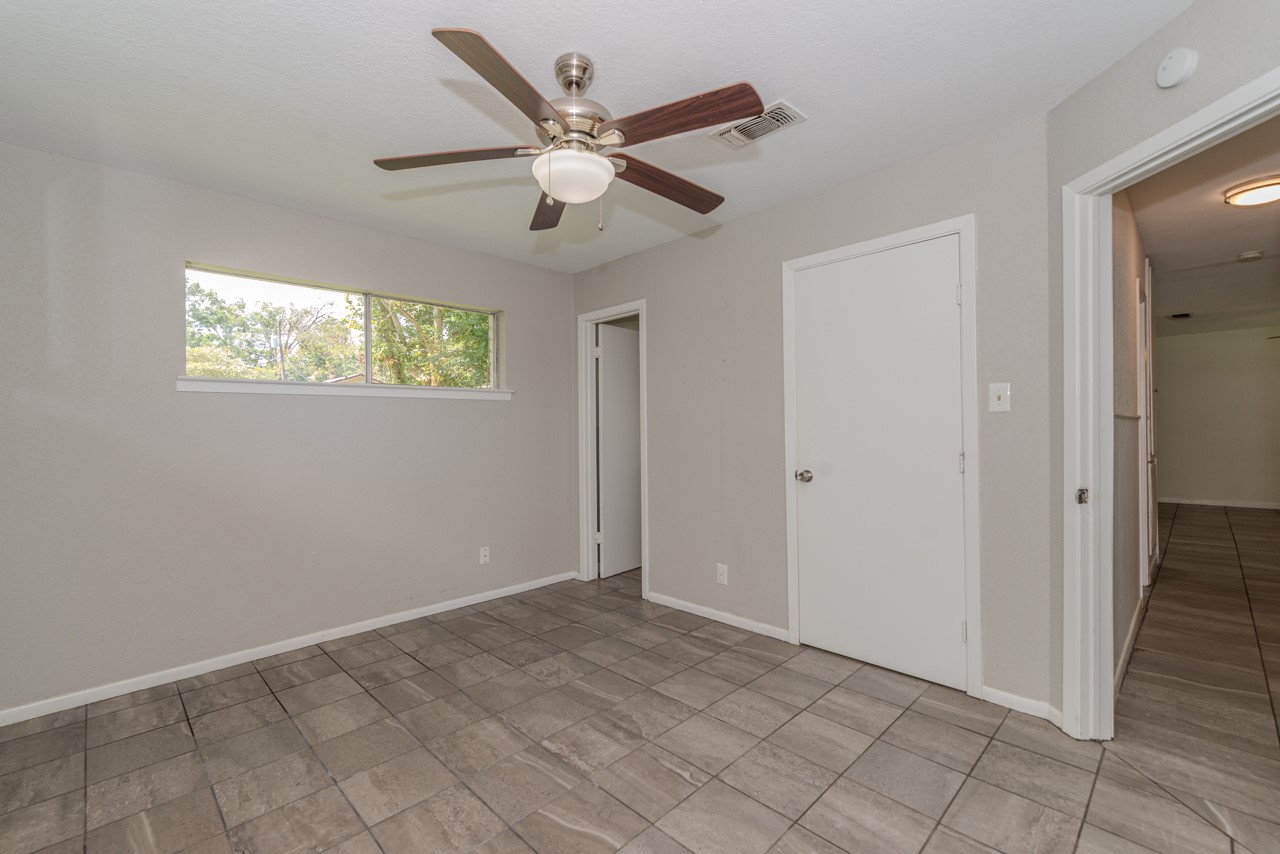 135 W Barkley Street Property Photo 14