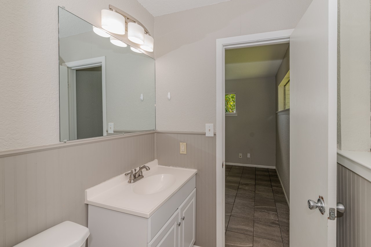 135 W Barkley Street Property Photo 15