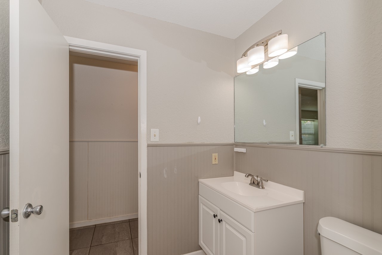 135 W Barkley Street Property Photo 19