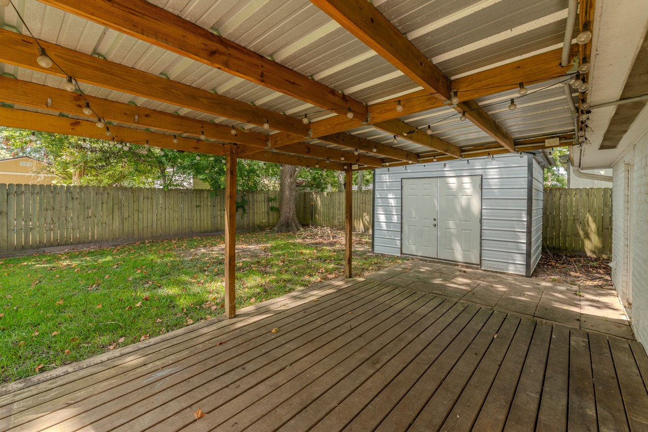 135 W Barkley Street Property Photo 25