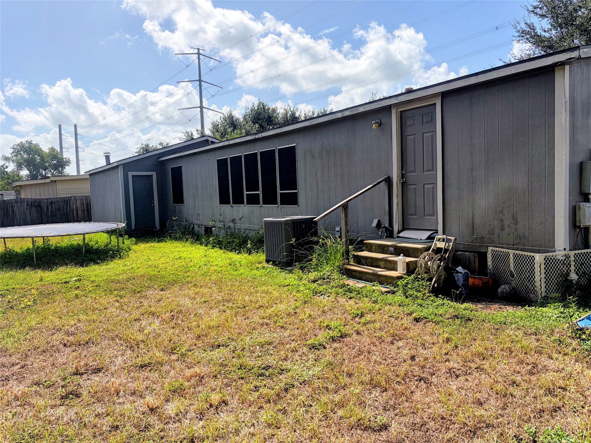 24810 Zube Road Property Photo 4