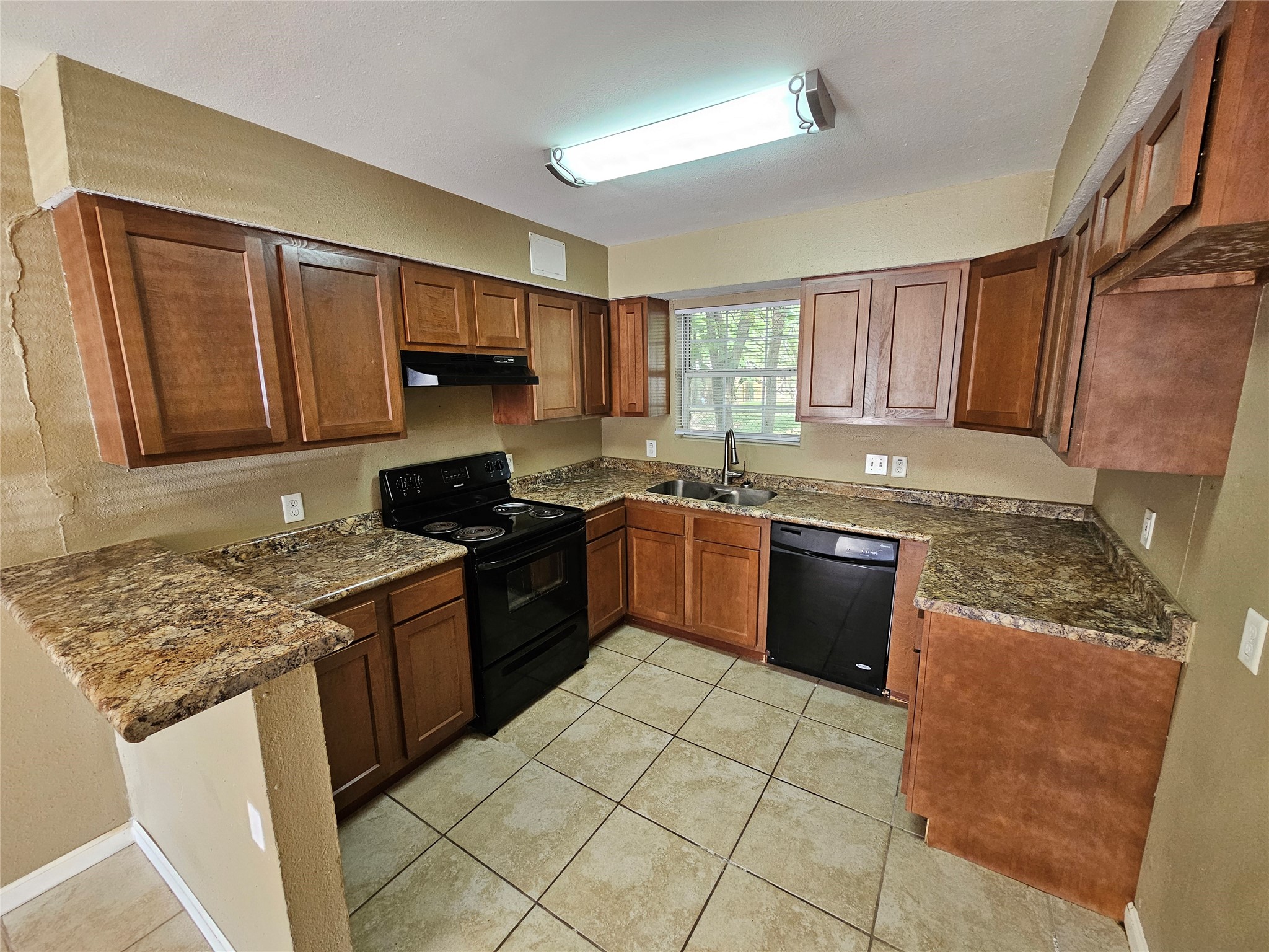 1502 Oleander Drive A Property Photo 8