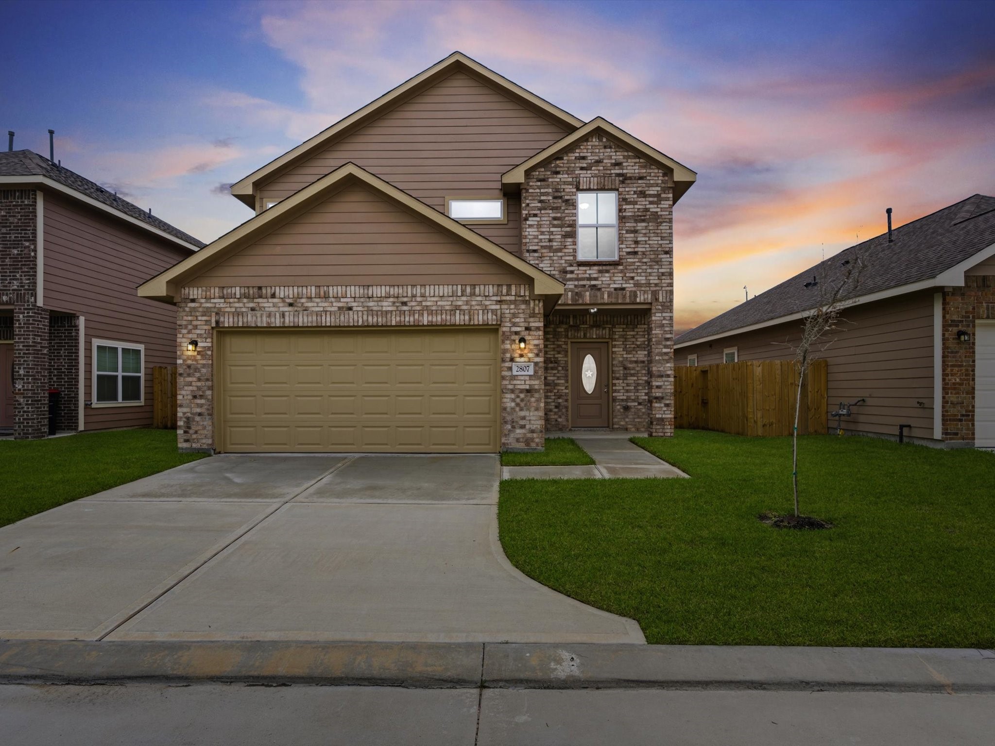 2807 Pine Estate Lane Property Photo 1