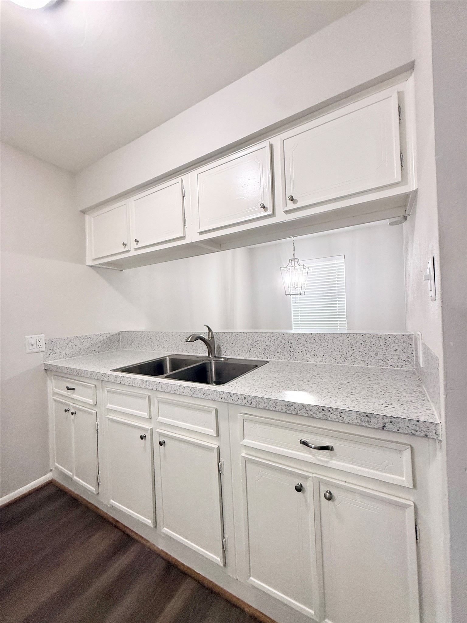 321 E Cedar Street 9 Property Photo 10