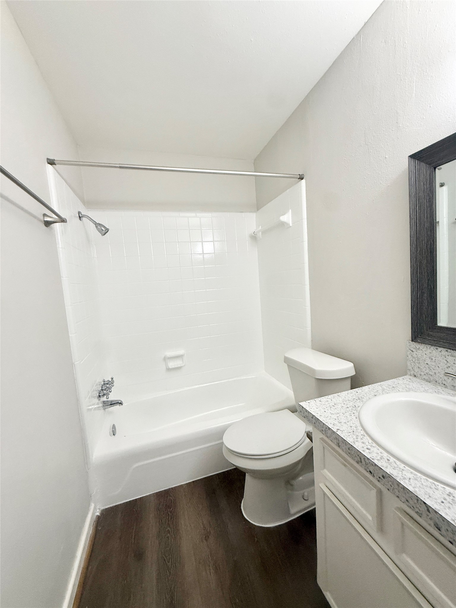 321 E Cedar Street 9 Property Photo 18