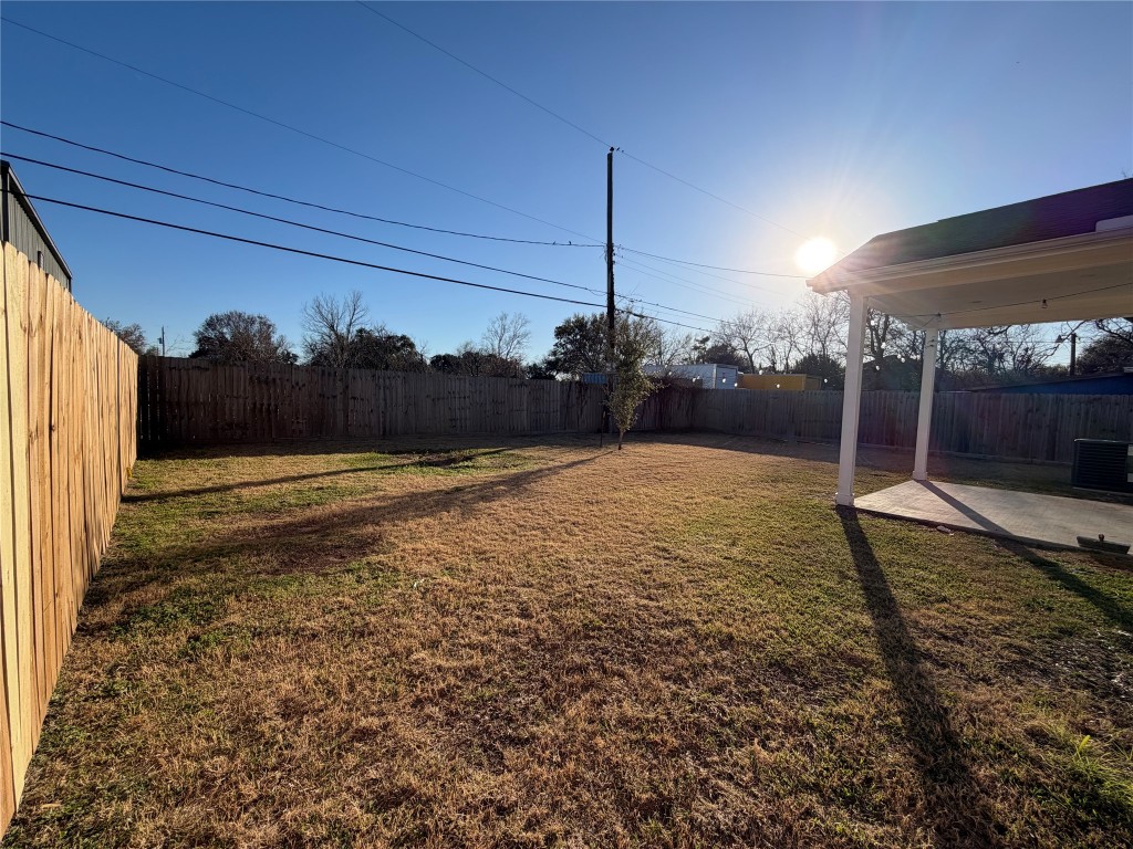 10127 Grover Ln Property Photo 10