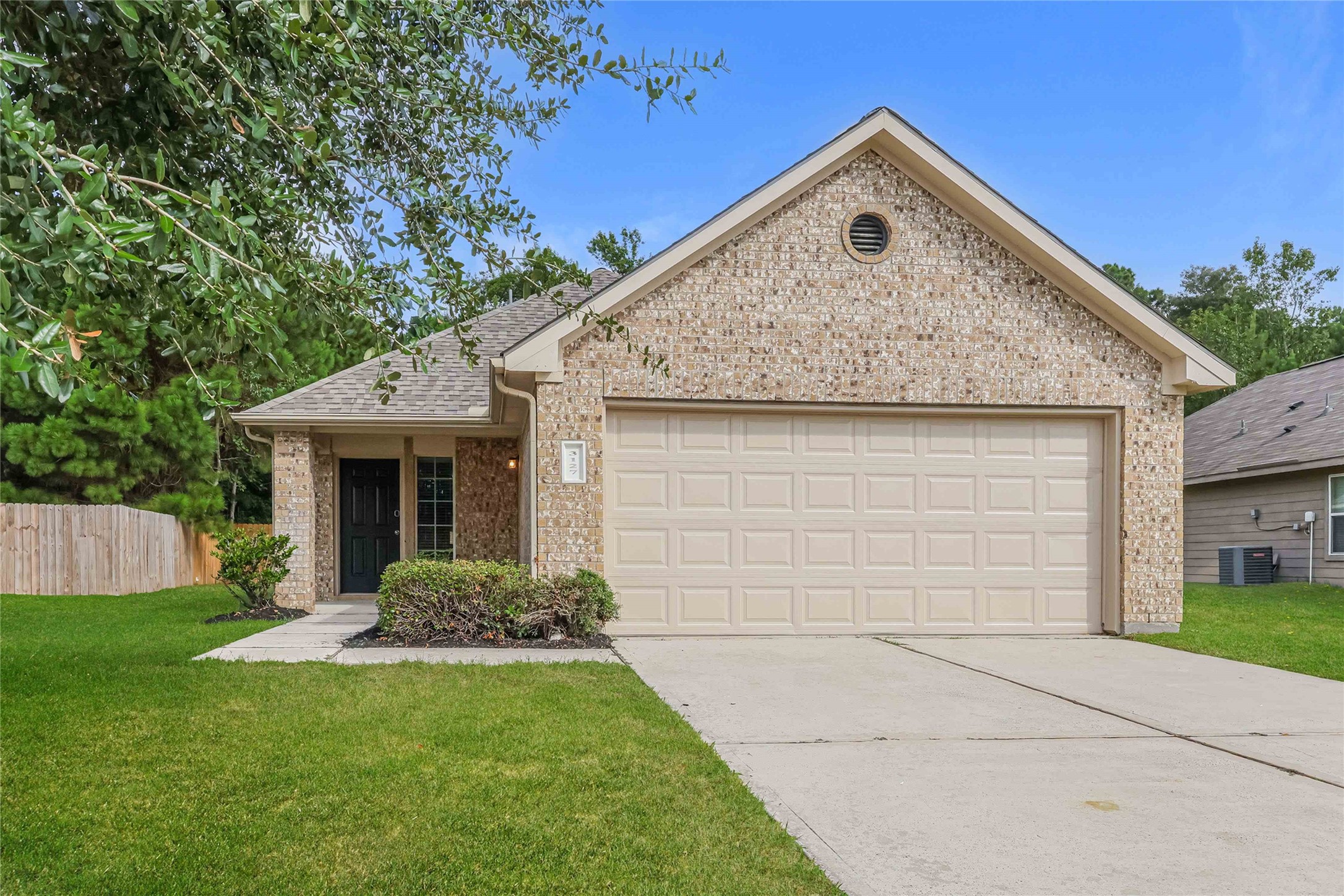 3127 Right Way Property Photo 2