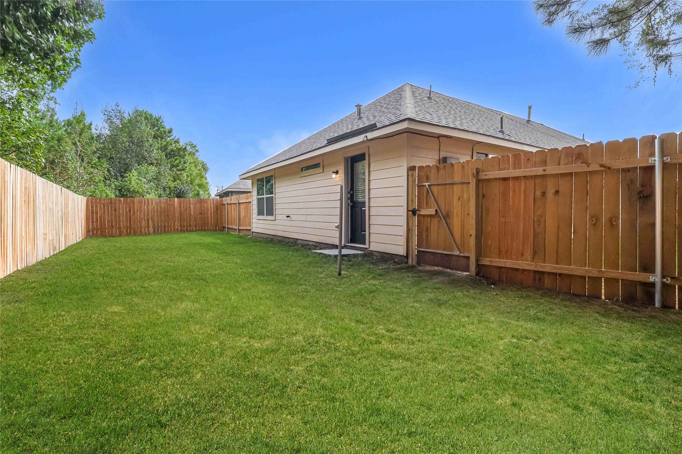 3127 Right Way Property Photo 4