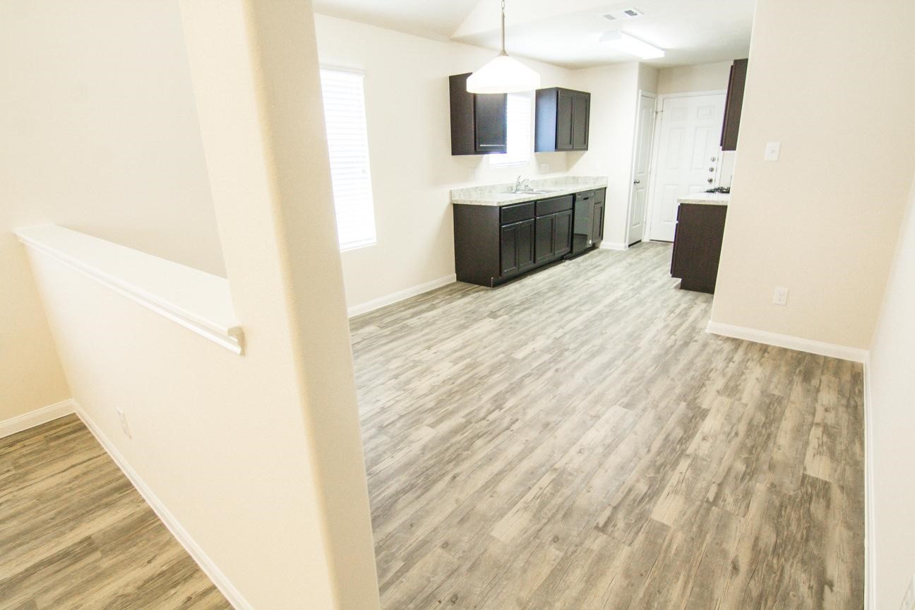 3127 Right Way Property Photo 7