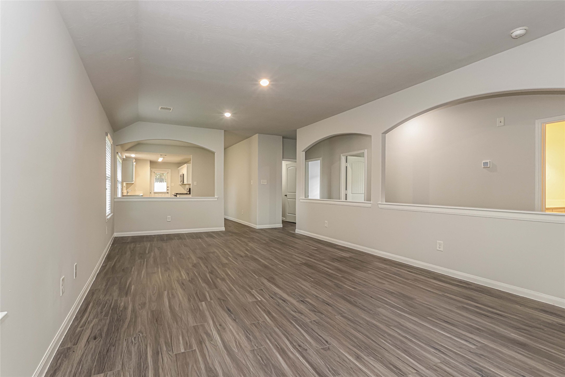 3127 Right Way Property Photo 9