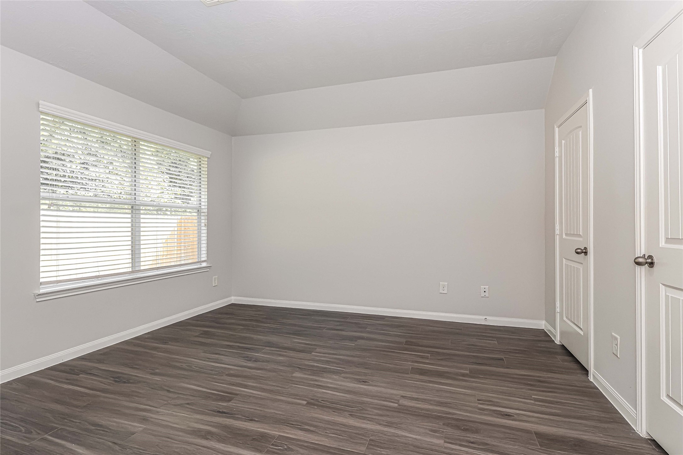 3127 Right Way Property Photo 11