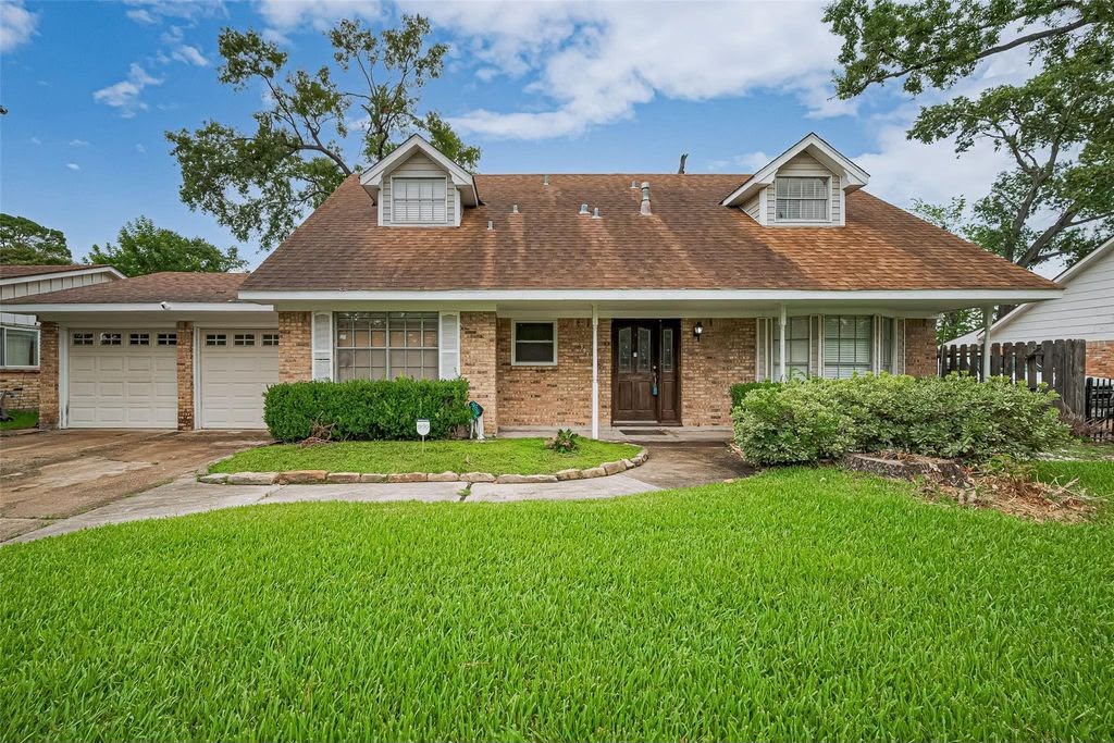 13351 Oak Leaf Lane Property Photo 1