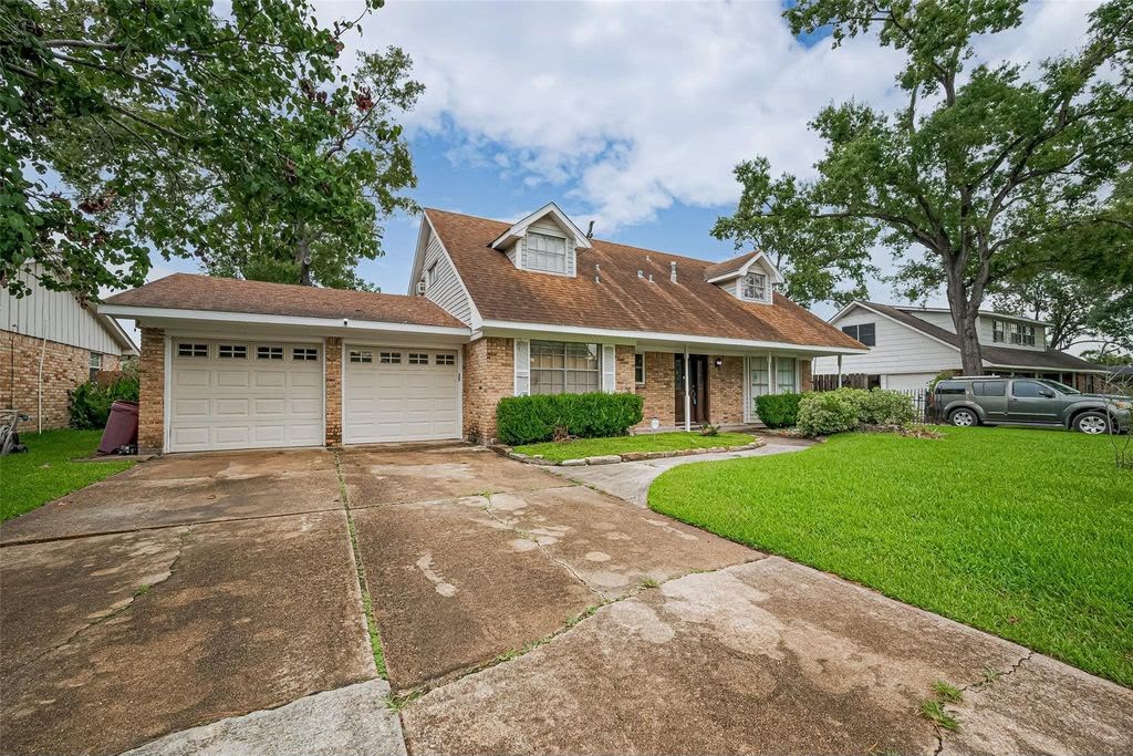 13351 Oak Leaf Lane Property Photo 2
