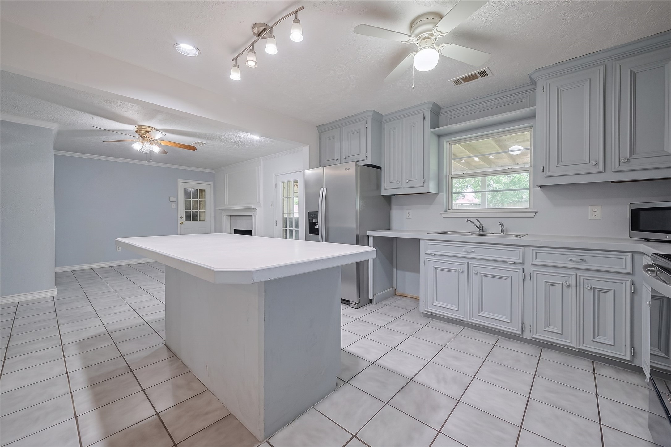13351 Oak Leaf Lane Property Photo 4
