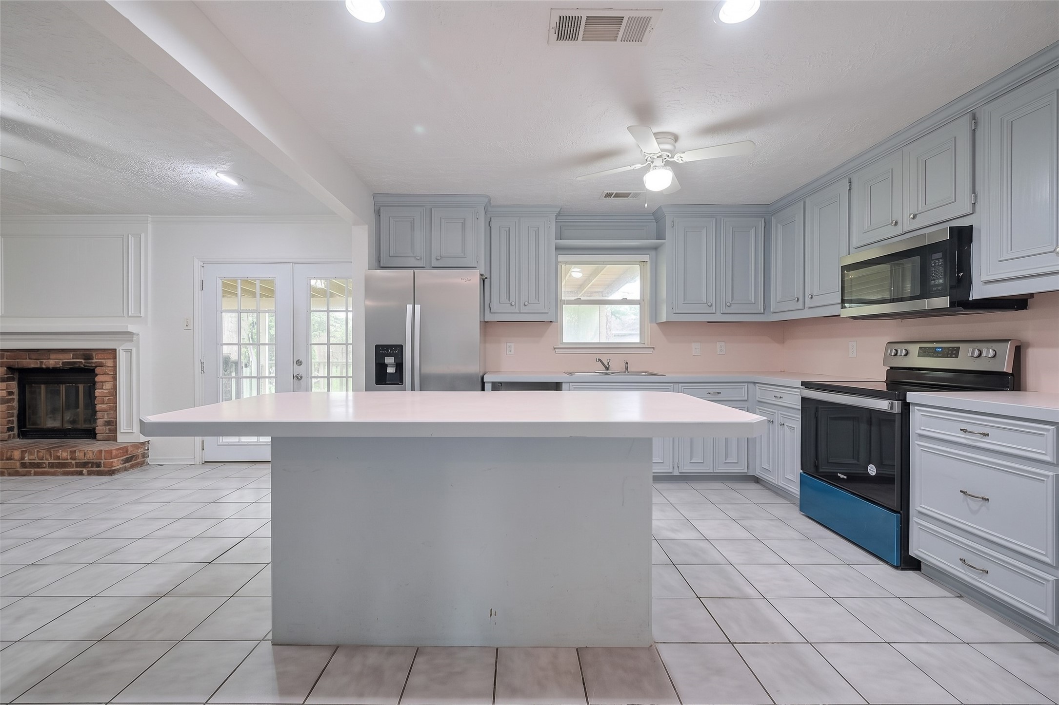 13351 Oak Leaf Lane Property Photo 5