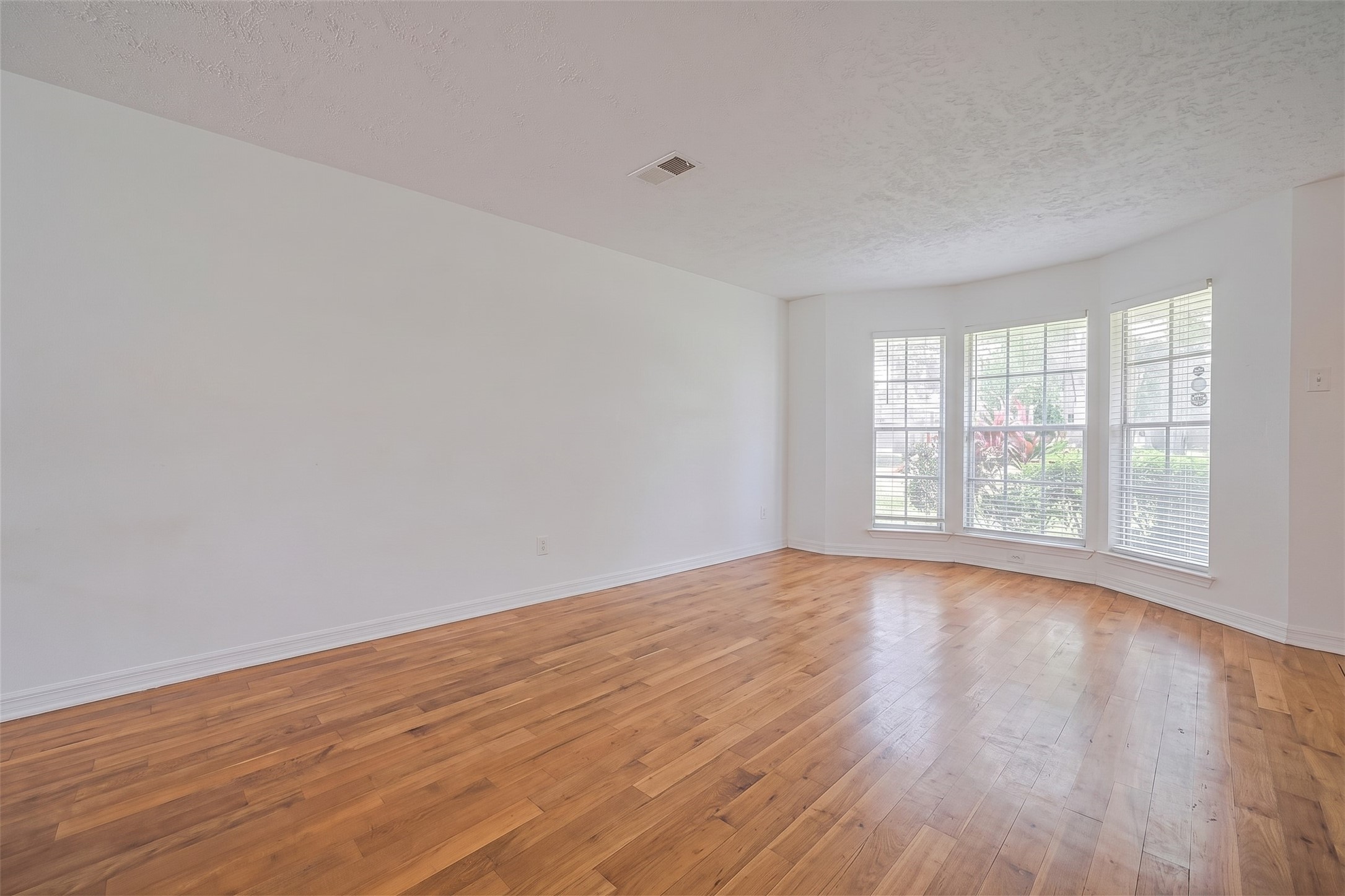 13351 Oak Leaf Lane Property Photo 10