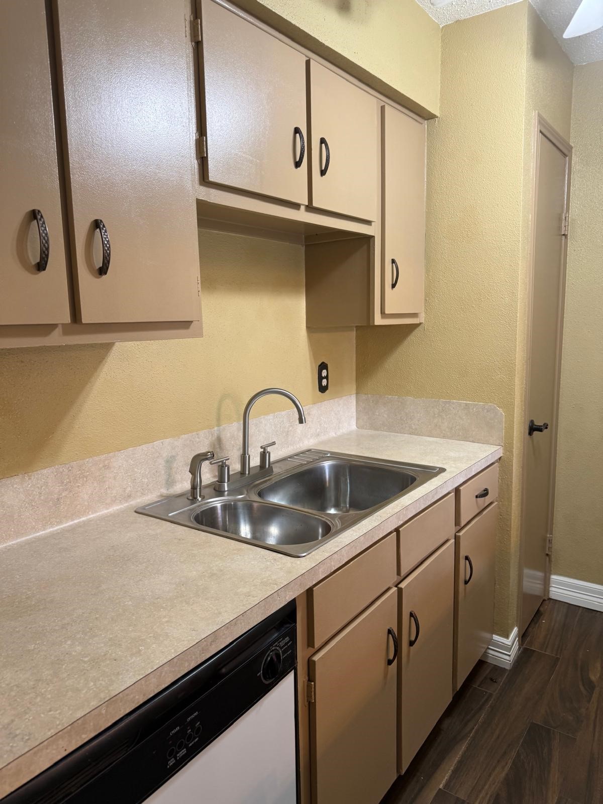 6402 Del Monte Drive 54 Property Photo 6