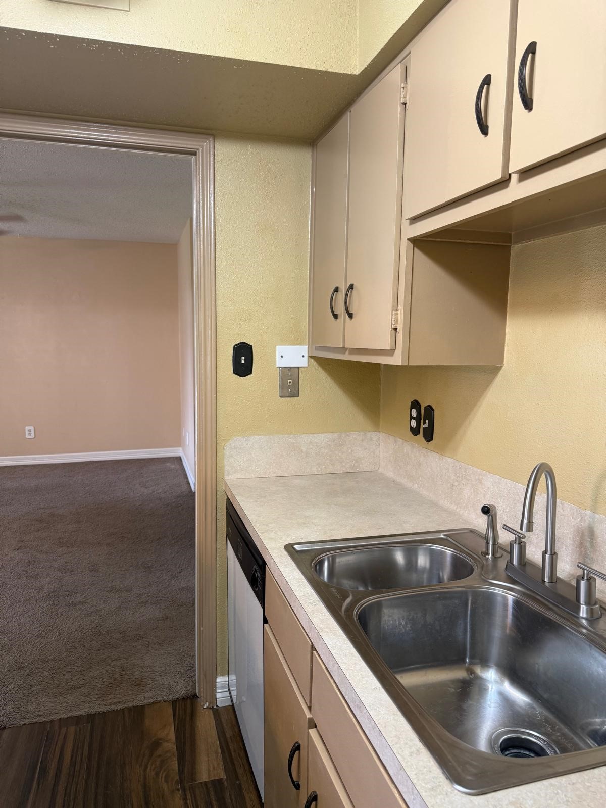 6402 Del Monte Drive 54 Property Photo 9