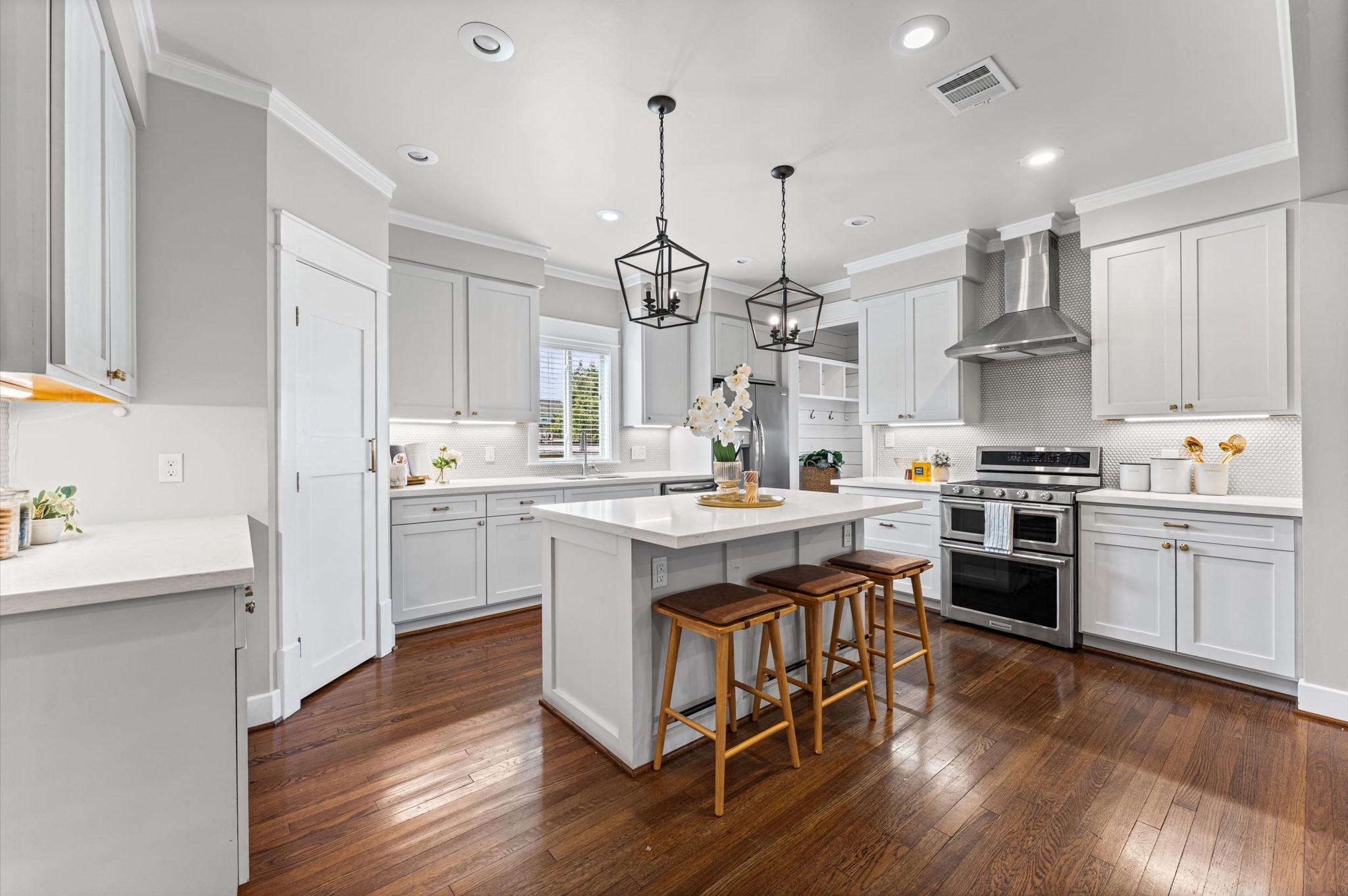 1201 Tabor Street Property Photo 2