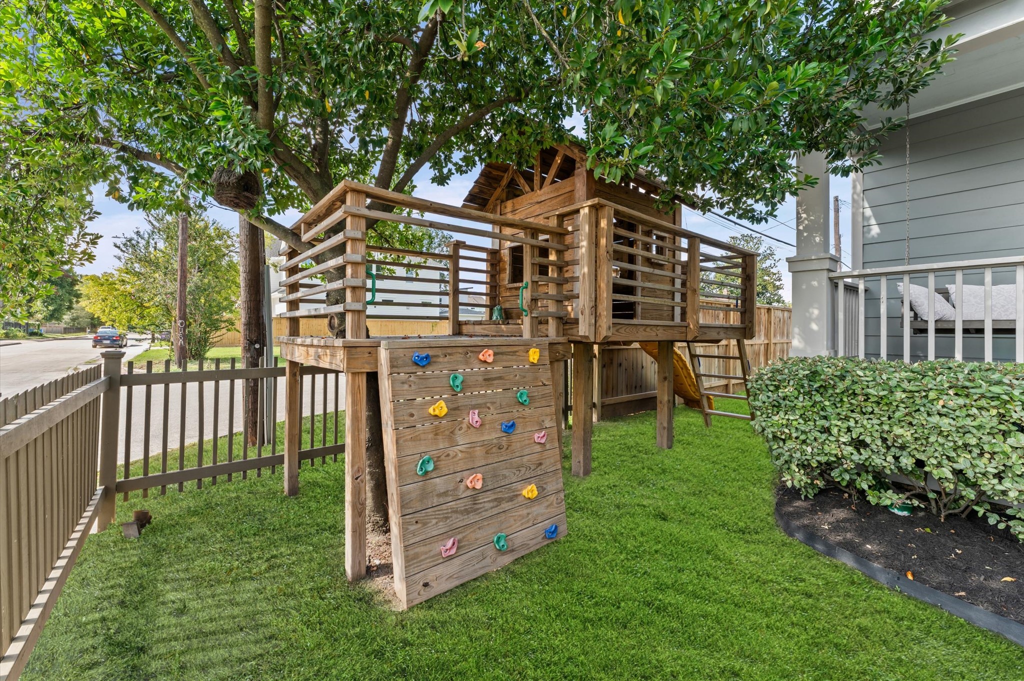 1201 Tabor Street Property Photo 4