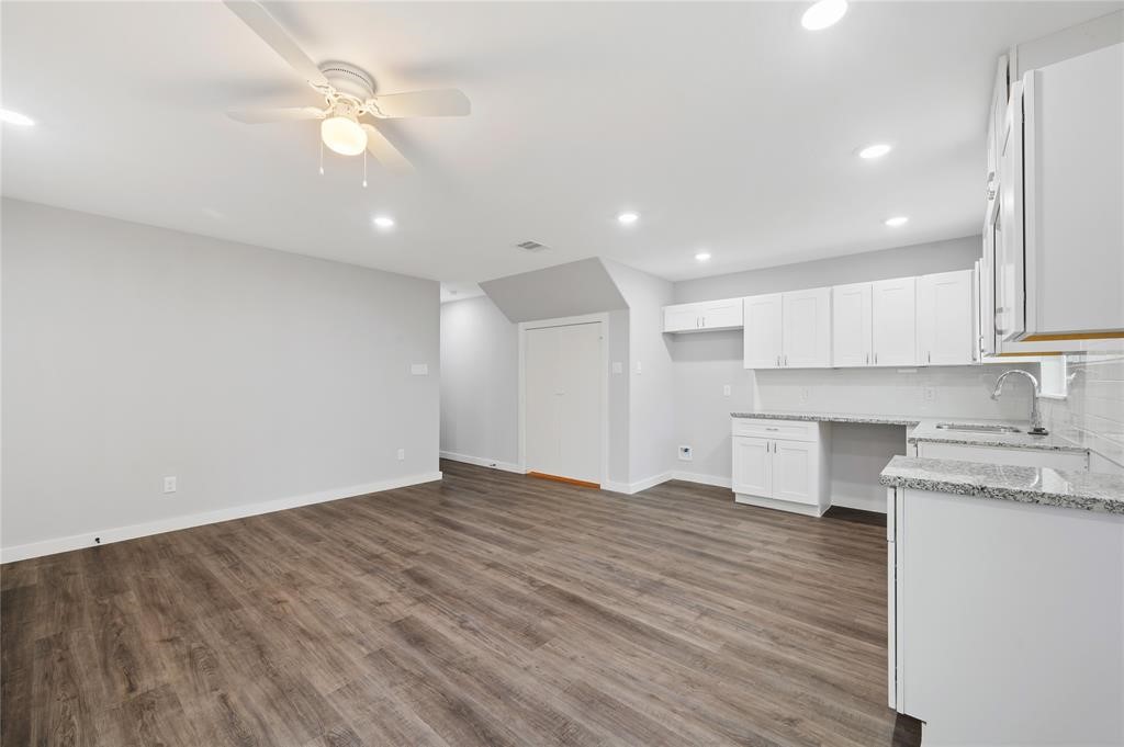 8215 Crestview Drive A Property Photo 4