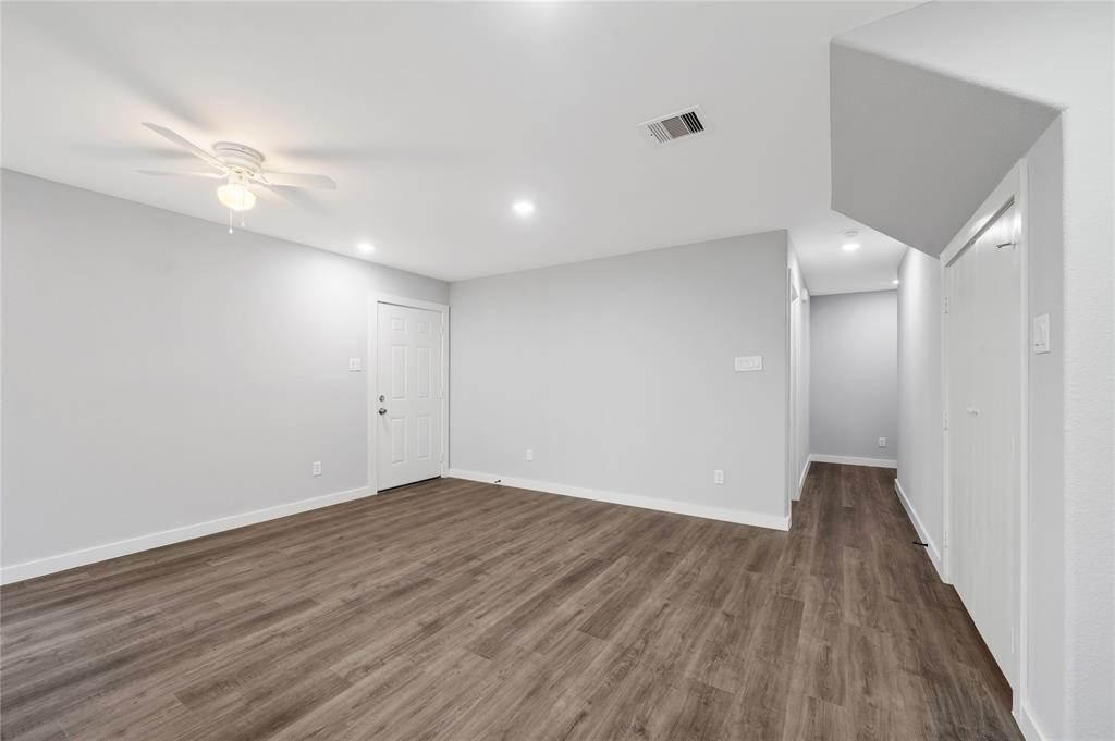 8215 Crestview Drive A Property Photo 5