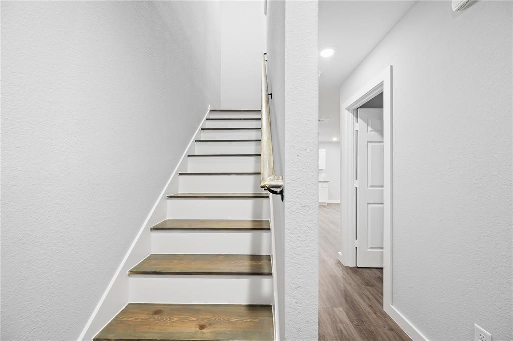 8215 Crestview Drive A Property Photo 13