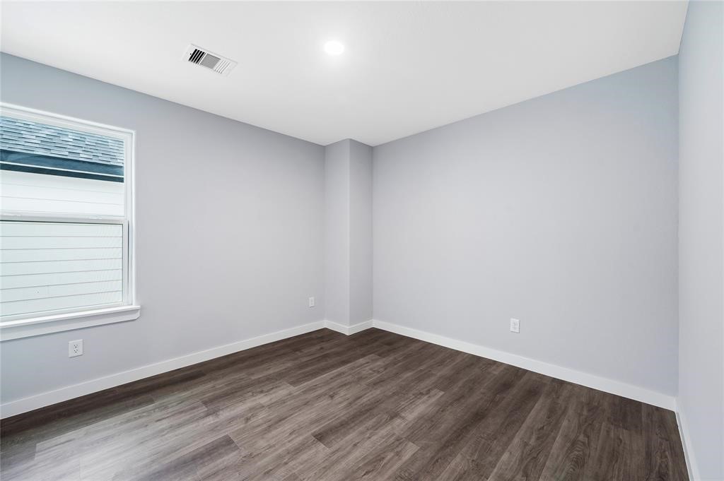 8215 Crestview Drive A Property Photo 17