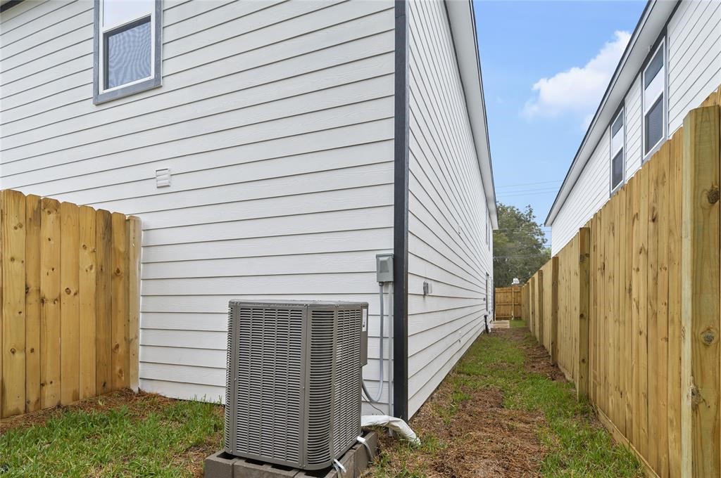 8215 Crestview Drive A Property Photo 25
