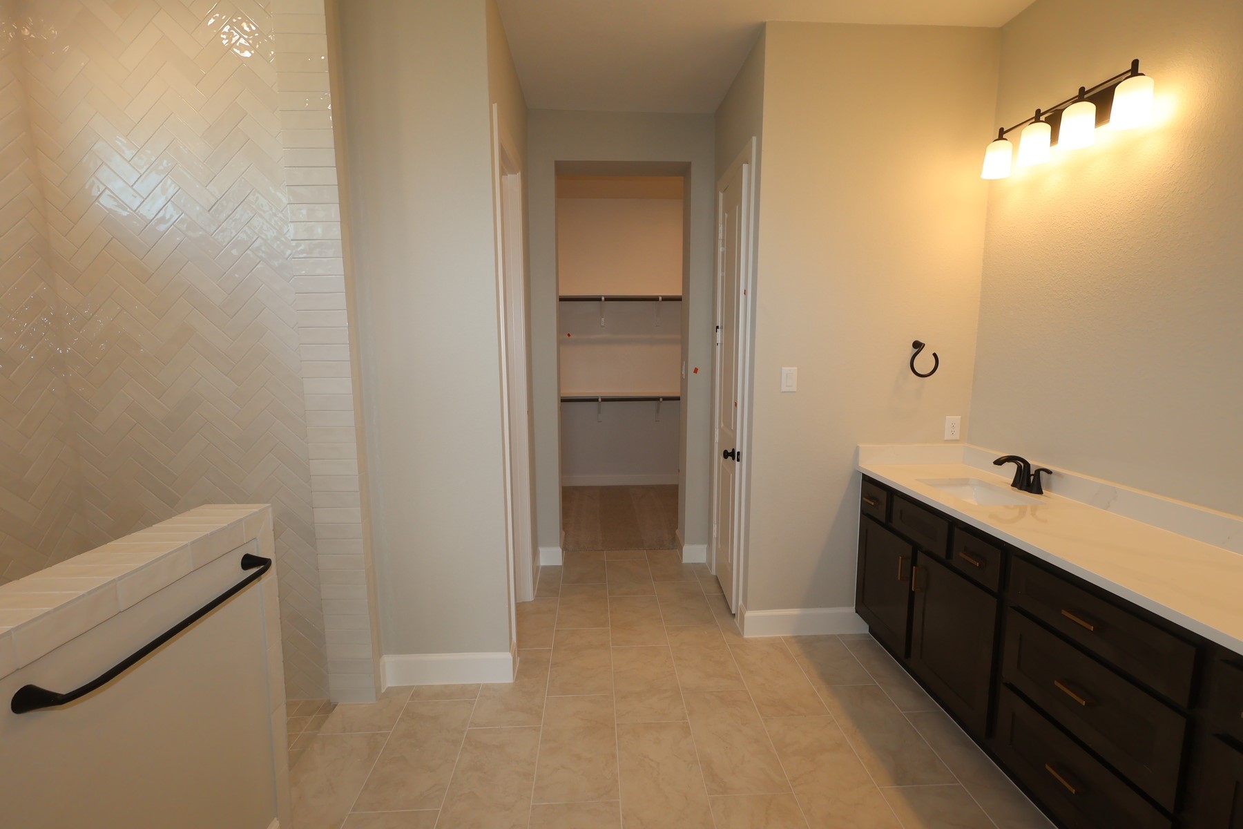 3311 Golden Pomelo Drive Property Photo 9