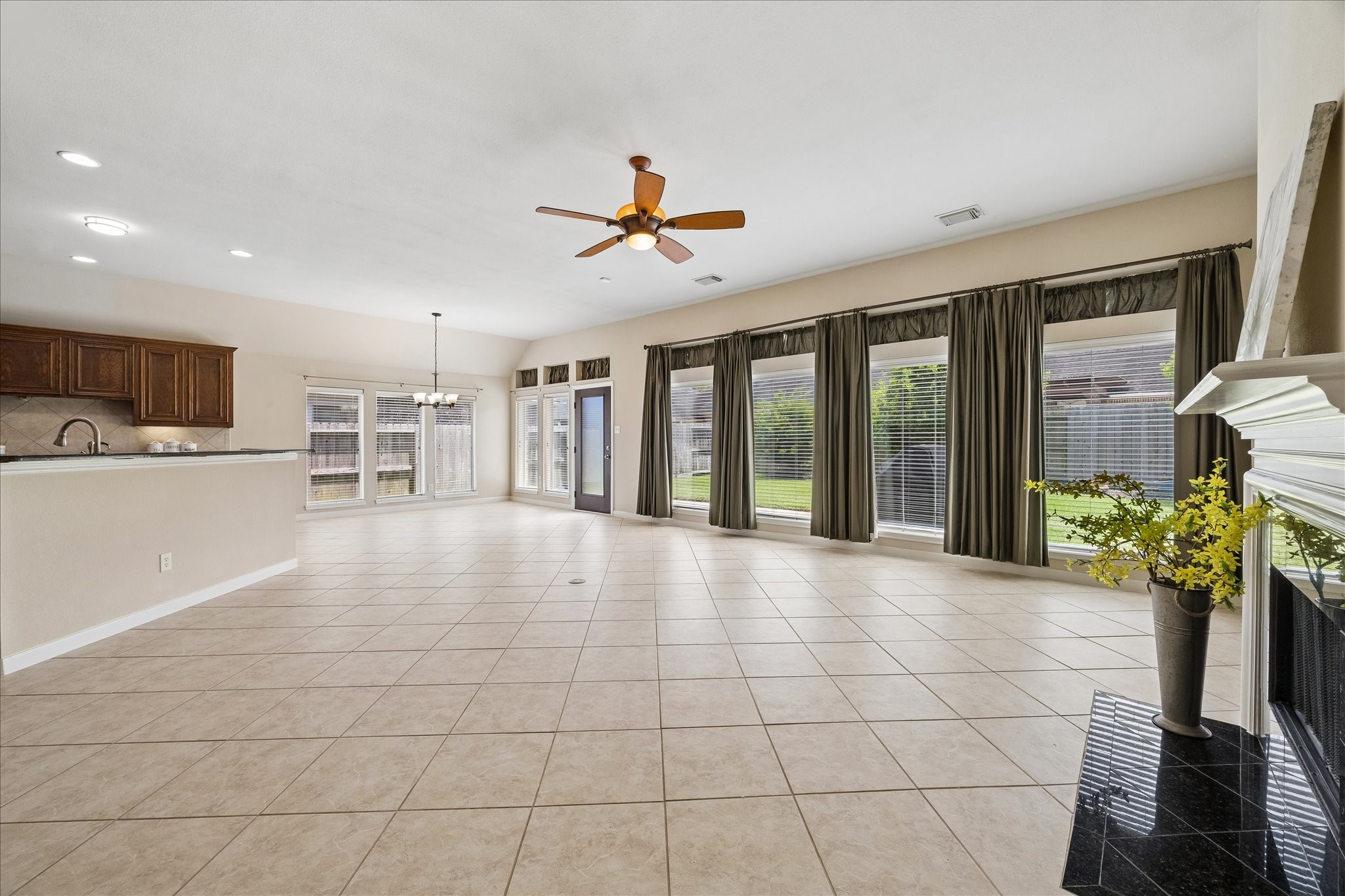 2504 Ivy Stone Lane Property Photo 10