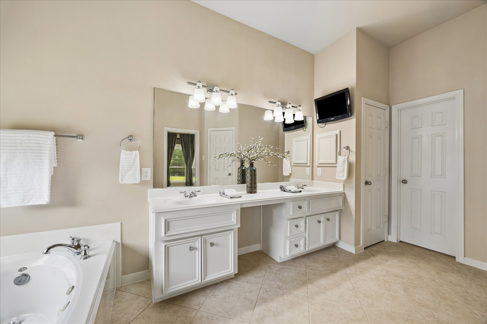 2504 Ivy Stone Lane Property Photo 17