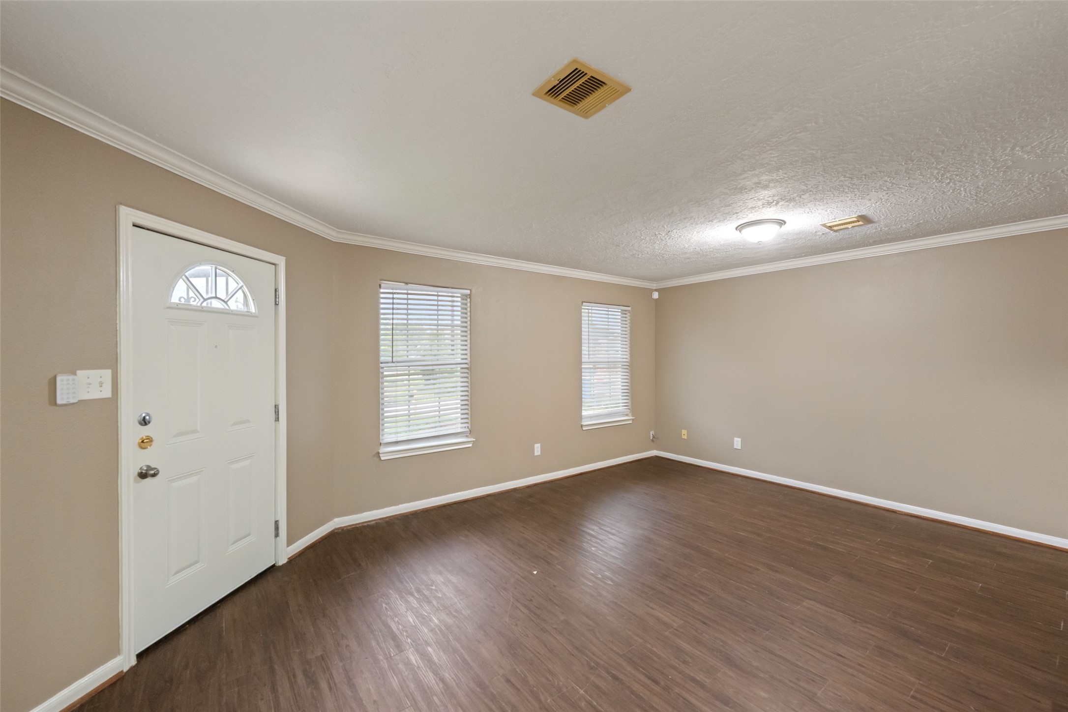 5401 Peacock Street Property Photo 3