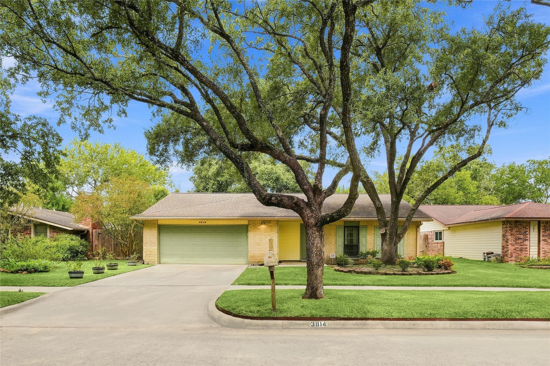 3814 Rolling Terrace Drive Property Photo 1