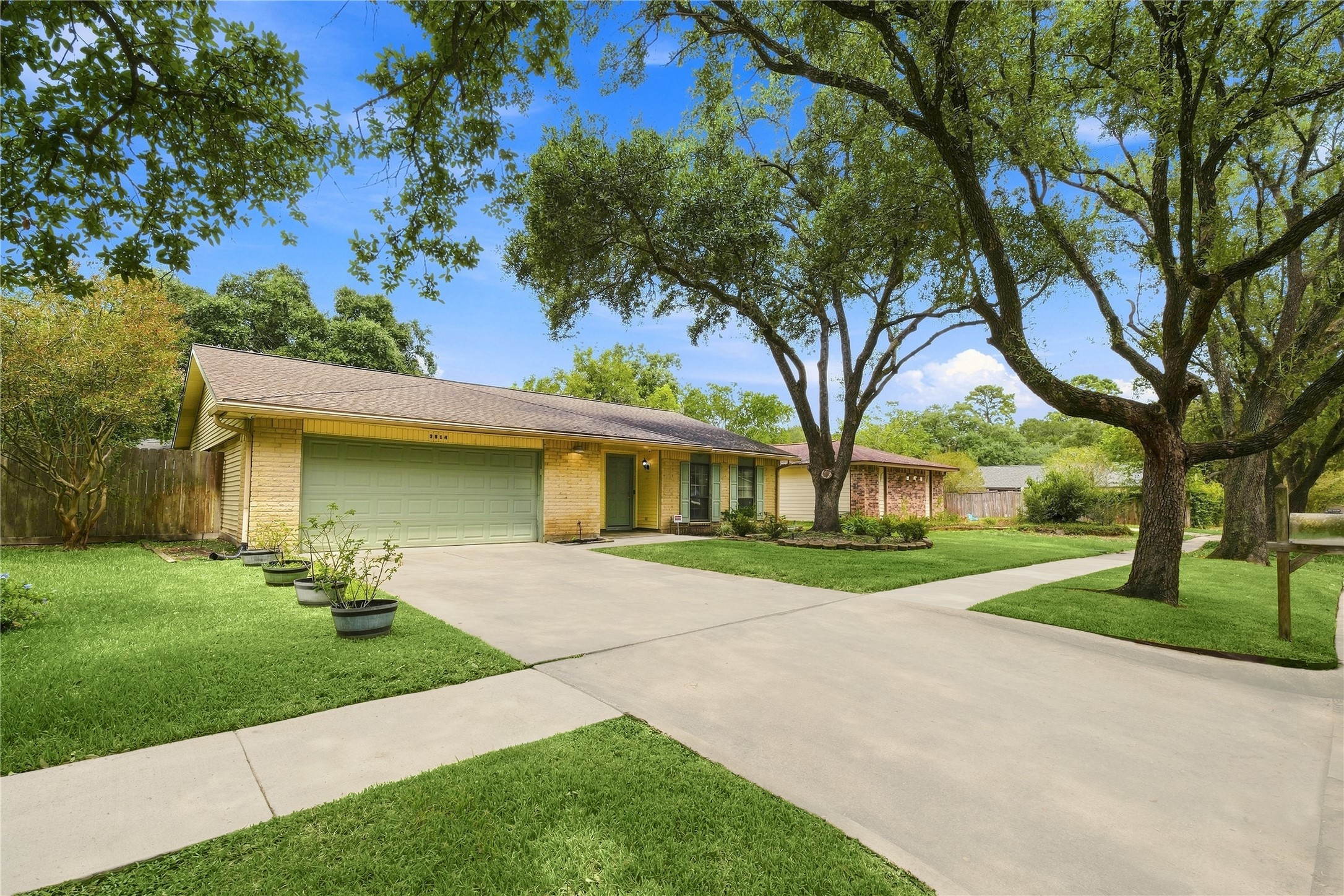 3814 Rolling Terrace Drive Property Photo 3
