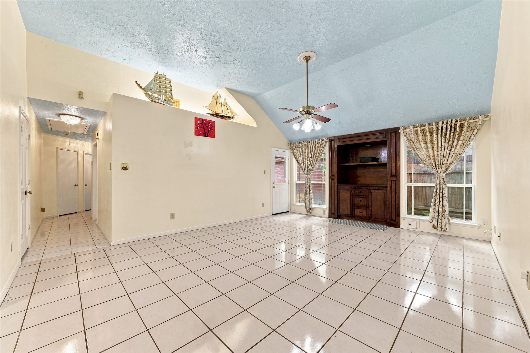 7723 Valera Lane Property Photo 4