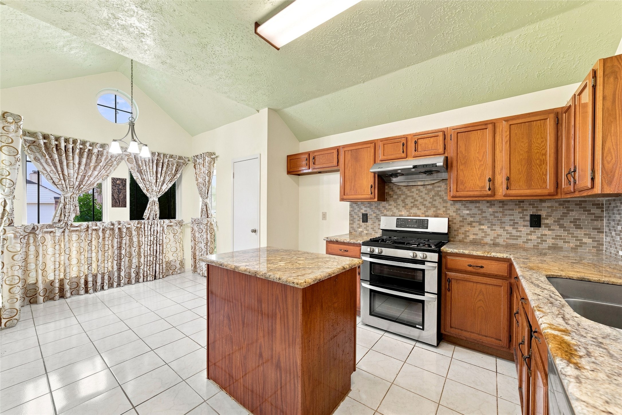 7723 Valera Lane Property Photo 8