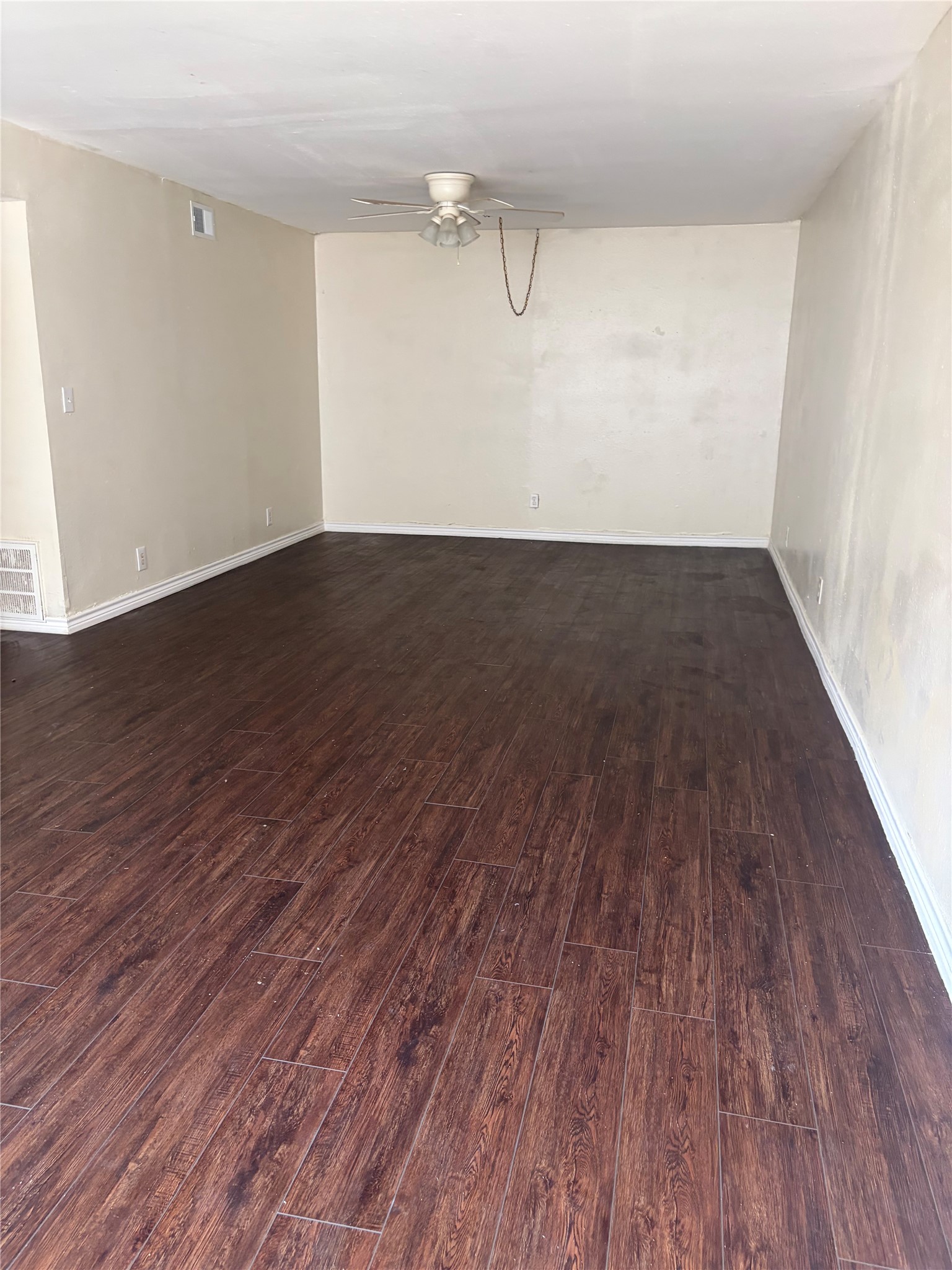 1221 Houston Streets 4 Property Photo 2